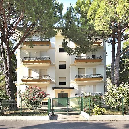 Residenza Ibsen Apartamento Lignano Sabbiadoro Quarto foto