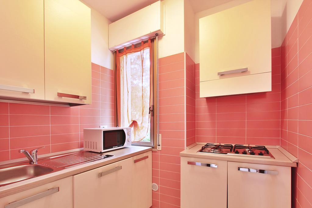 Residenza Ibsen Apartamento Lignano Sabbiadoro Quarto foto